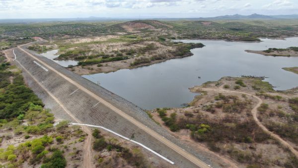 Operação de alocação de água do Açude Riacho da Serra, em Alto Santo, é definida para 2024.2